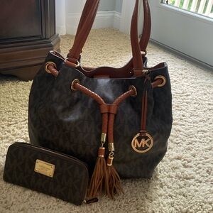Michael Kors Hobo bag and wallet